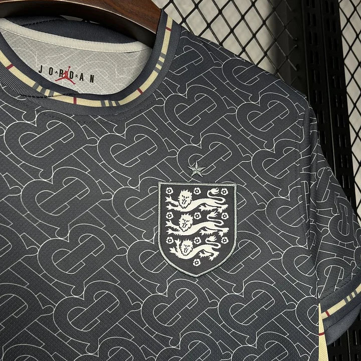 ANGLETERRE BURBURRY CONCEPT 24/25