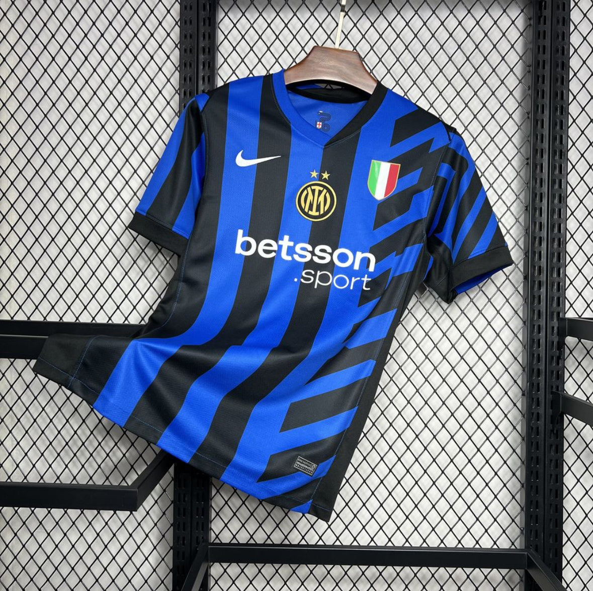 Maillot Inter Milan domicile 2024-2025 rayures bleu et noir avec logo Puma