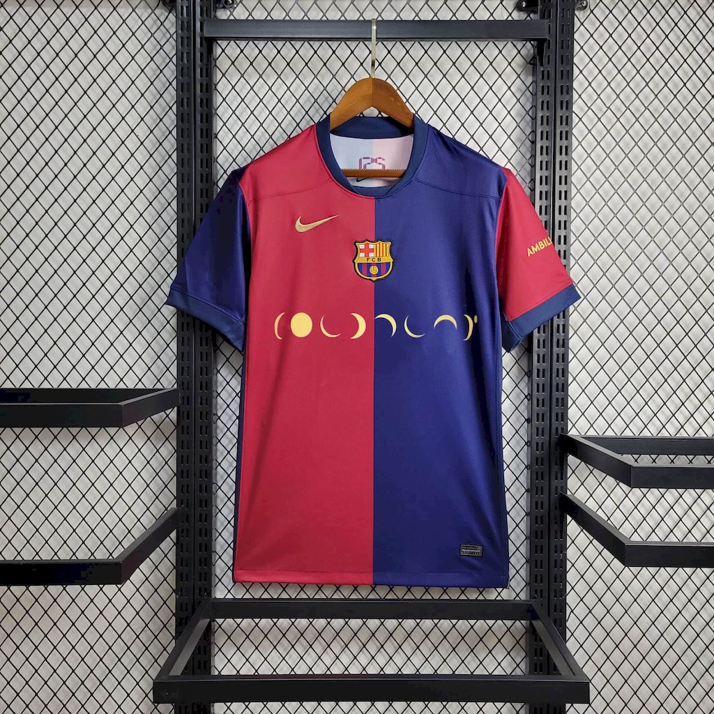 Maillot FC Barcelone x Coldplay collaboration musicale édition spéciale