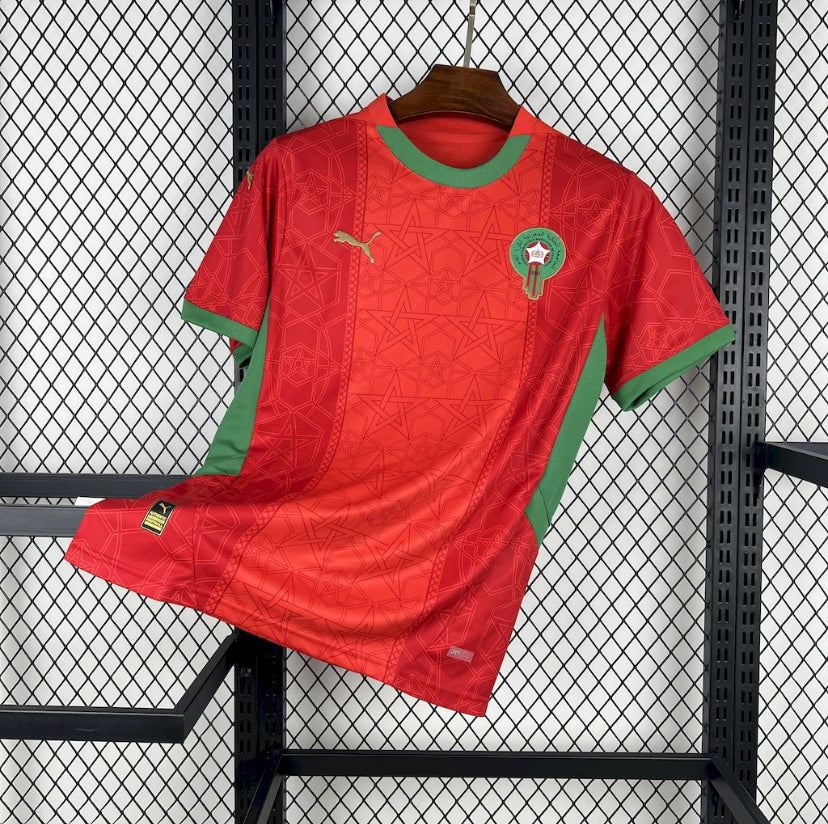 Maillot Maroc domicile 2024-2025 rouge avec logo Puma et écusson FRMF