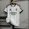 Maillot Real Madrid domicile 24/25 blanc avec logo officiel Adidas