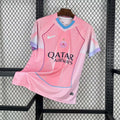 Maillot PSG Concept rose 25/26 design exclusif Paris Saint-Germain