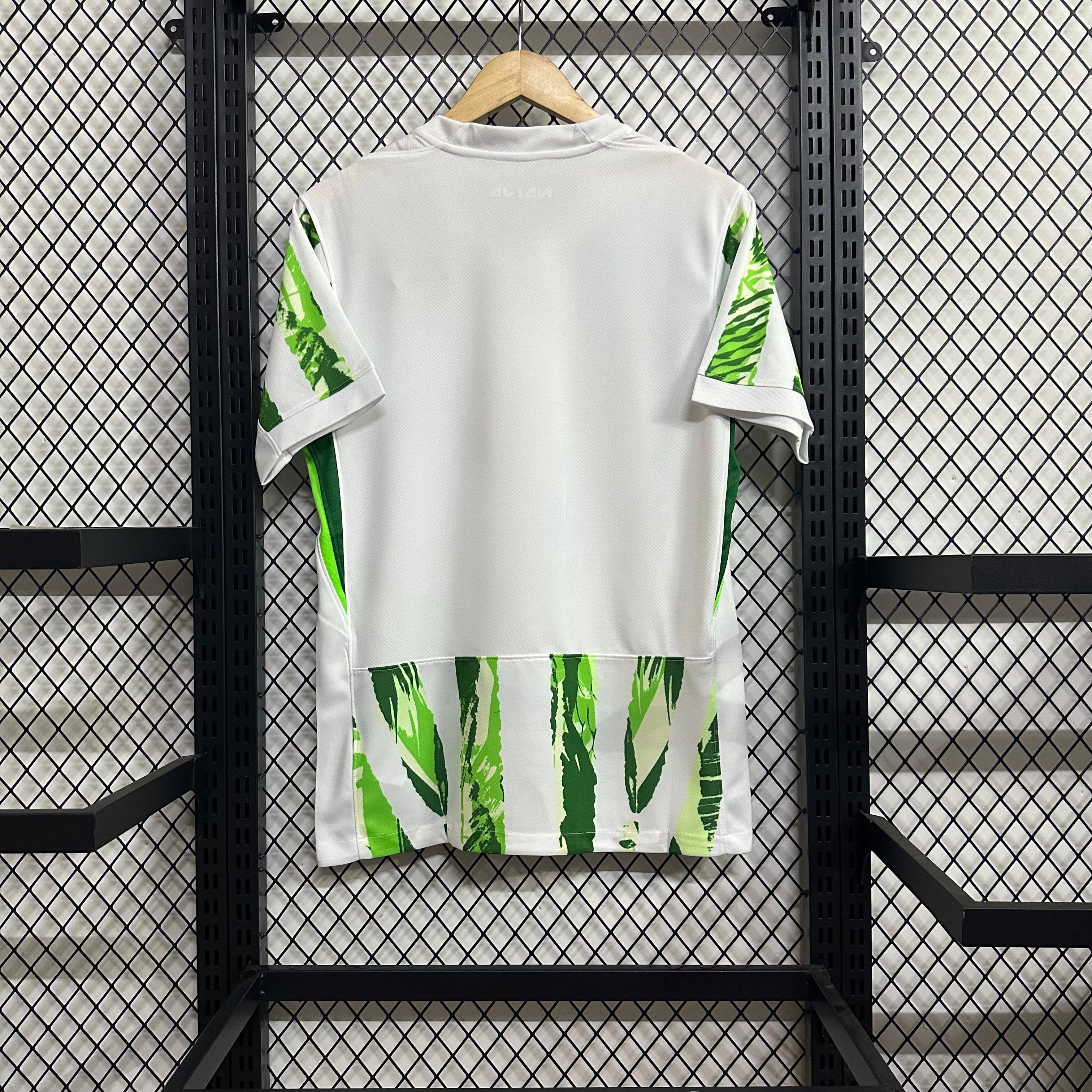 NIGERIA EXTÉRIEUR 24/25