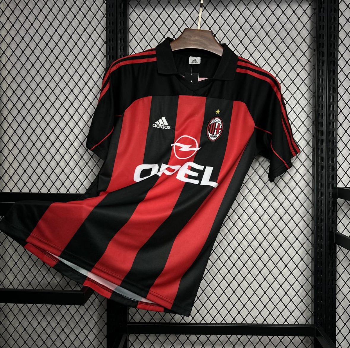 Maillot AC Milan Rétro domicile 2000-2002 rouge et noir vintage Adidas