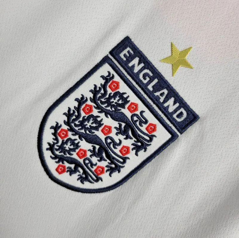 ANGLETERRE RETRO DOMICILE 2005