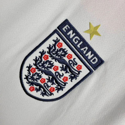 ANGLETERRE RETRO DOMICILE 2005