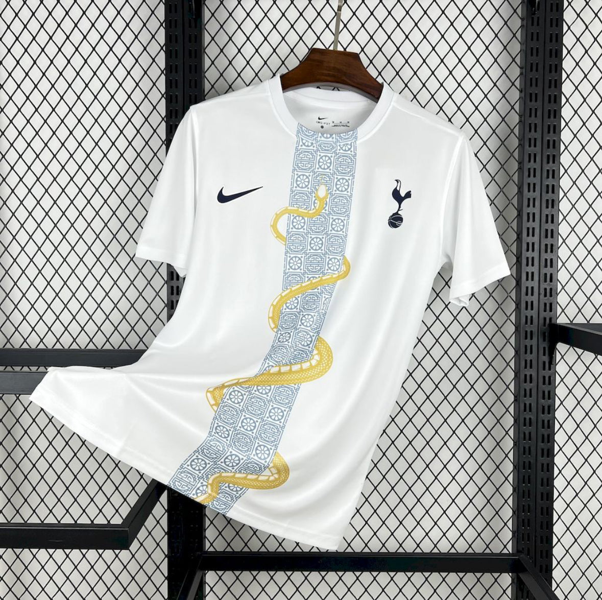 Maillot Tottenham Hotspur blanc et or serpent 2025-2026 design exclusif