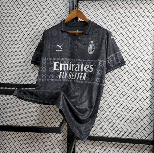 Maillot AC Milan 2024-2025 avec logo et design rouge et noir