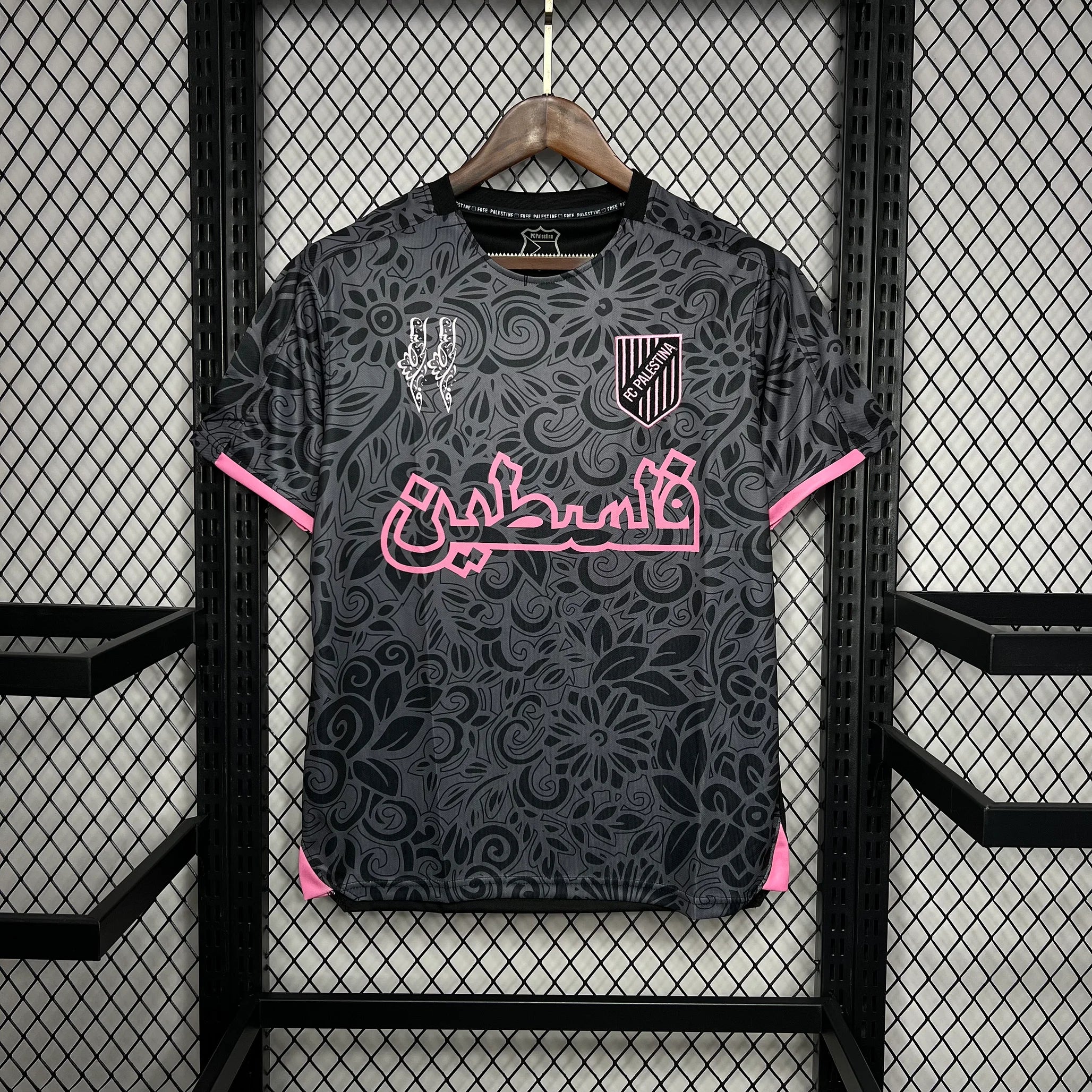 Maillot de football Palestine noir 2024-2025 avec écusson national