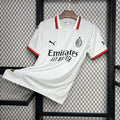 Maillot AC Milan extérieur 2024-2025 blanc avec logo Puma et écusson