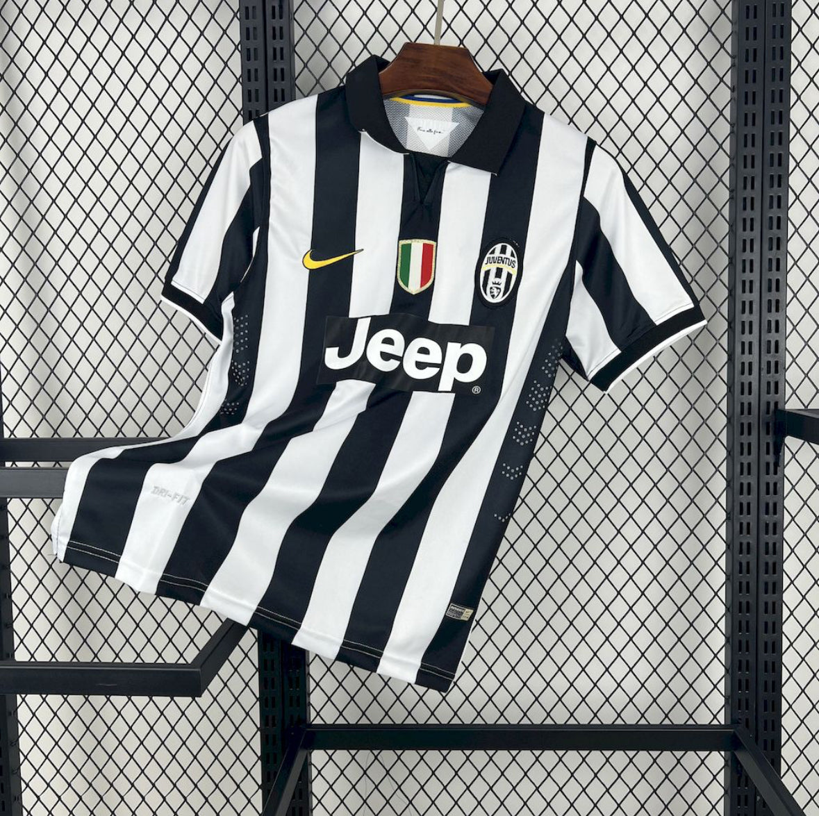 Maillot Juventus Rétro domicile 2014-2015 rayures noir et blanc champion