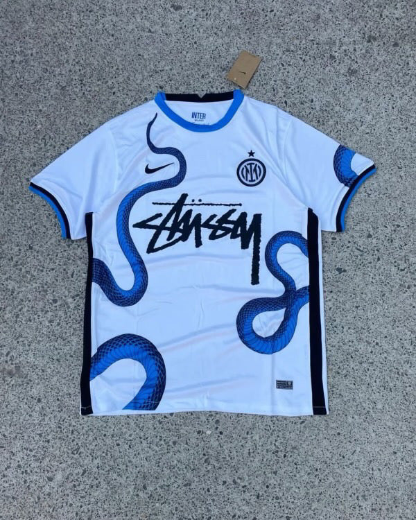 Maillot Stüssy Inter Milan collab streetwear édition limitée