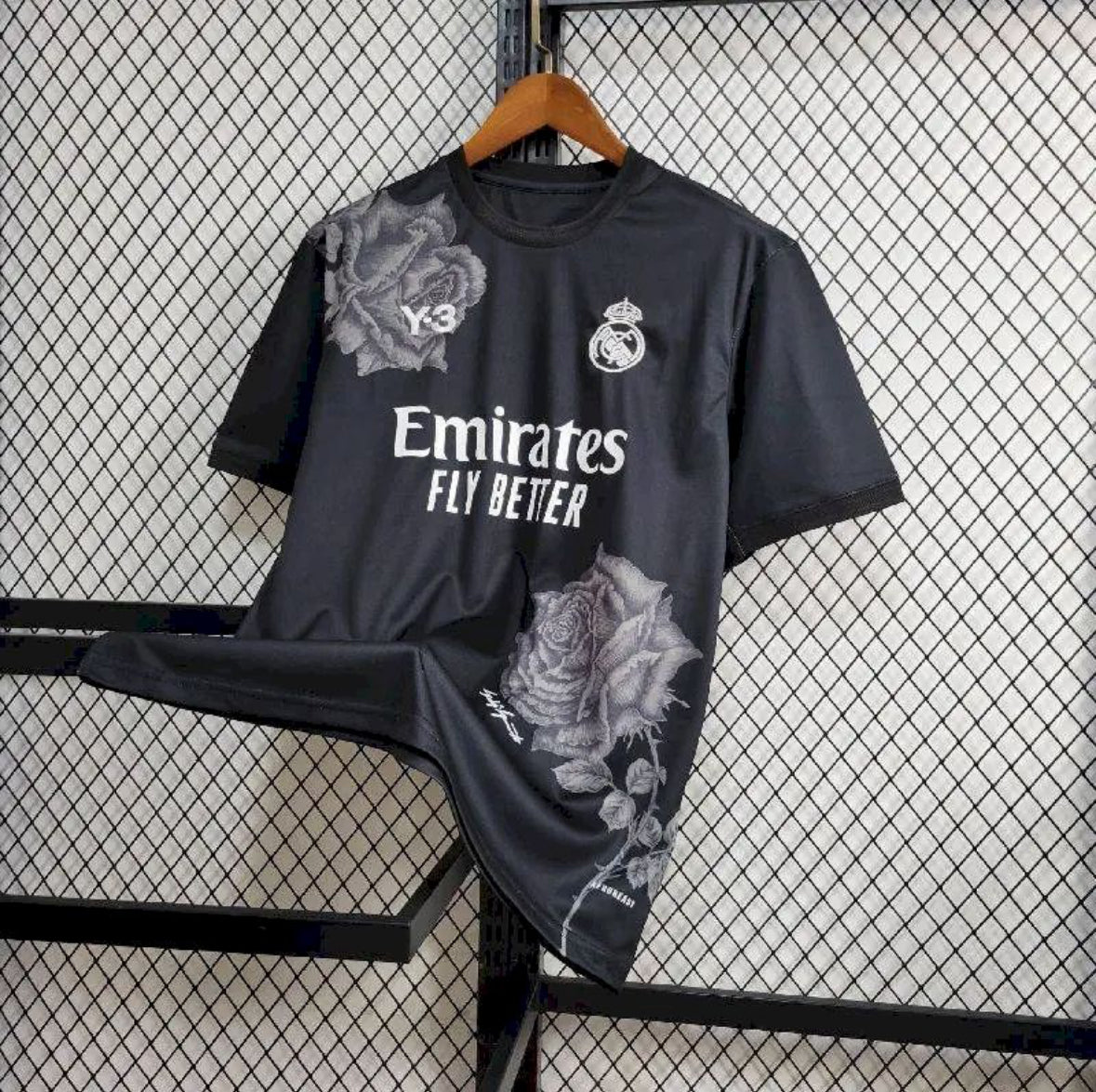 Maillot Real Madrid Concept édition 2024-2025 blanc avec logo Adidas