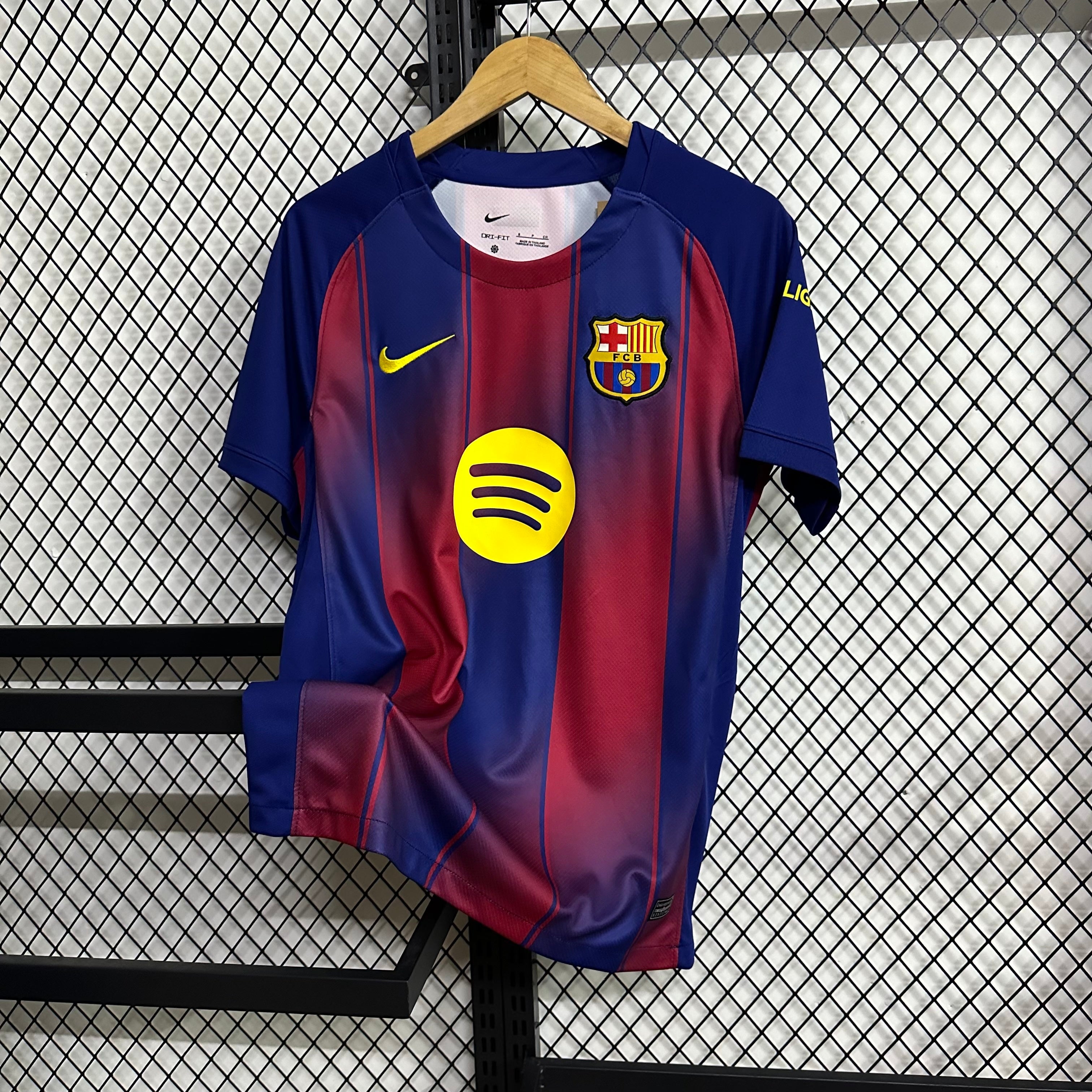 Maillot FC Barcelone domicile Spotify 24/25 bleu grenat avec logo