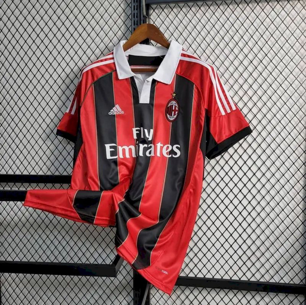 Maillot AC Milan Rétro domicile 2012-2013 rouge et noir classique Adidas