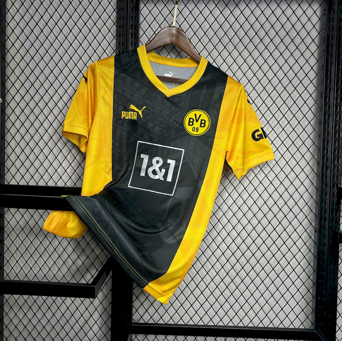 Maillot Borussia Dortmund Concept 2023-2024 design exclusif jaune