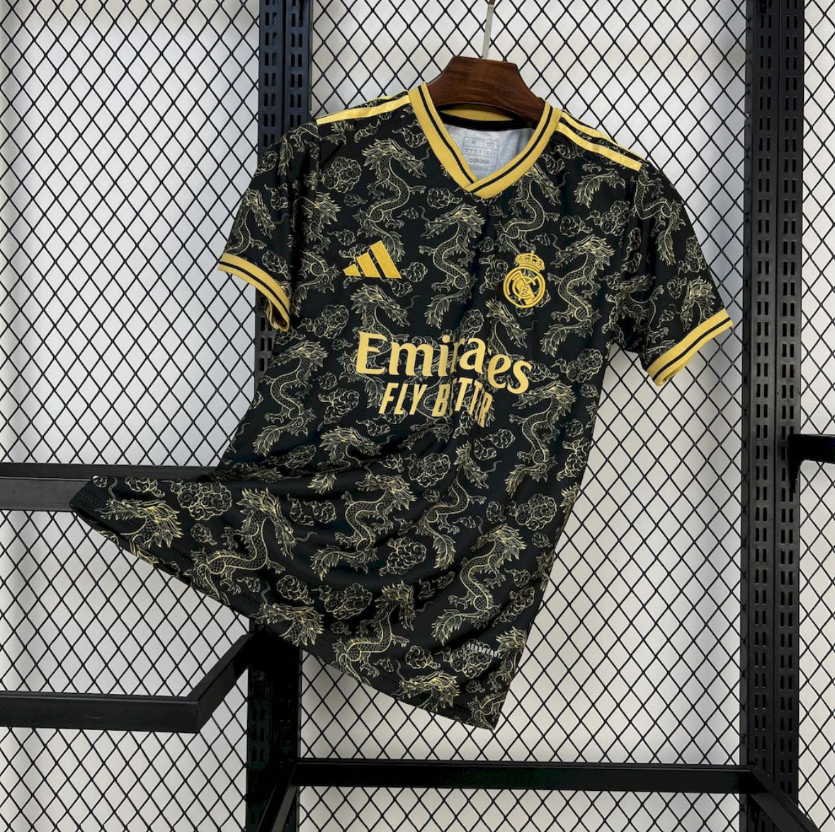 Maillot Real Madrid Gold Dragon 2023-2024 blanc avec motif dragon doré