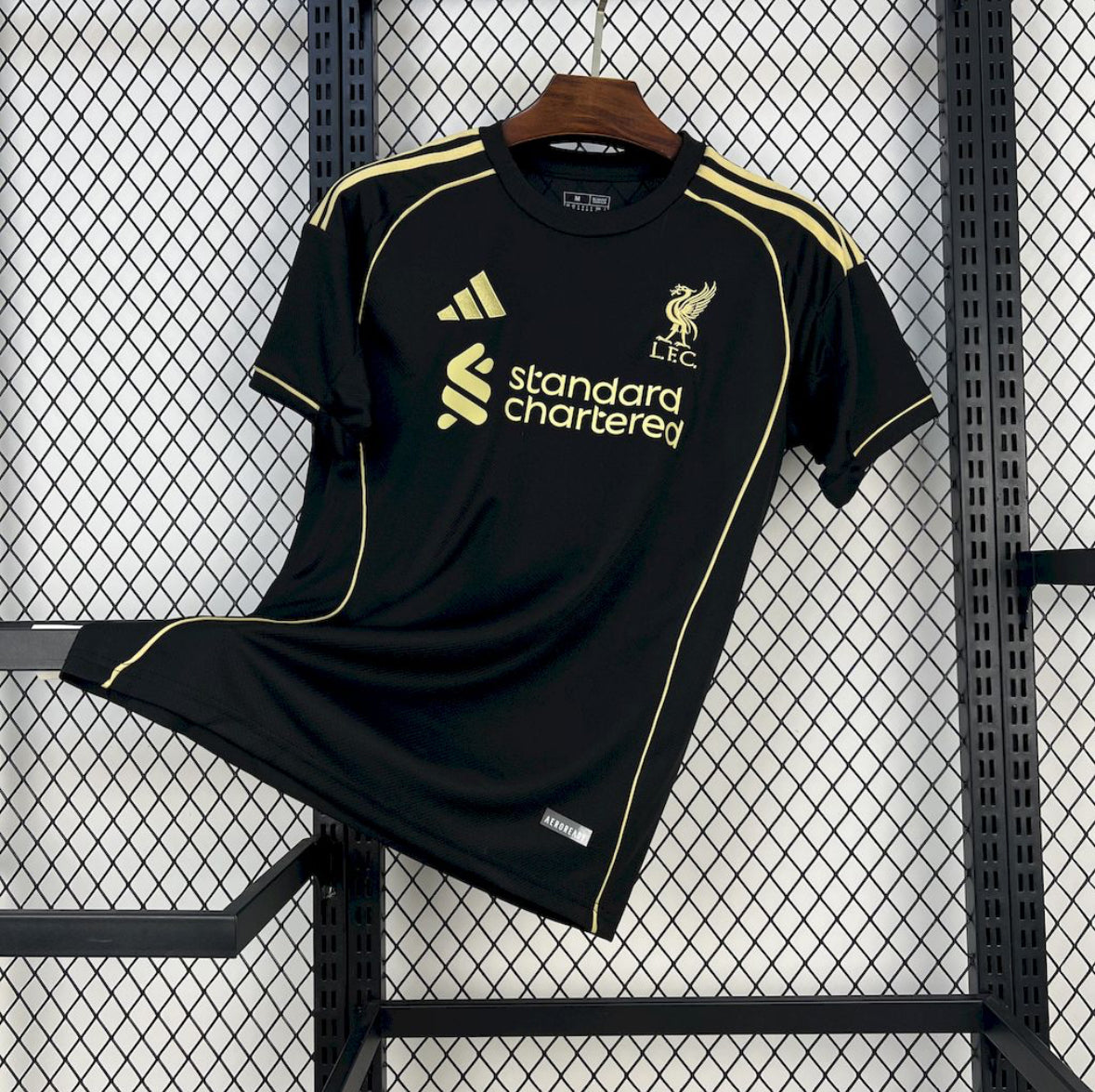 Maillot Liverpool noir et or 2025-2026 édition spéciale avec logo Nike