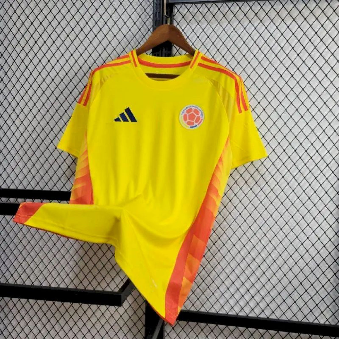 Maillot Colombie domicile 24/25 jaune Los Cafeteros avec logo FFC
