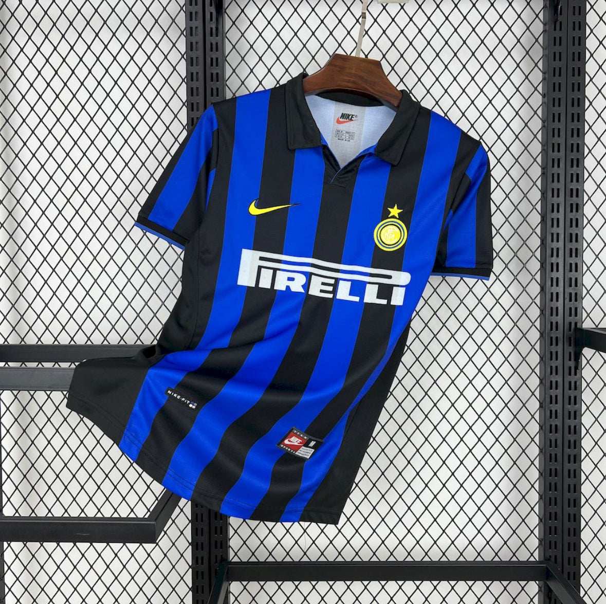 Maillot Inter Milan Rétro domicile 1998-1999 rayures bleu et noir Nike