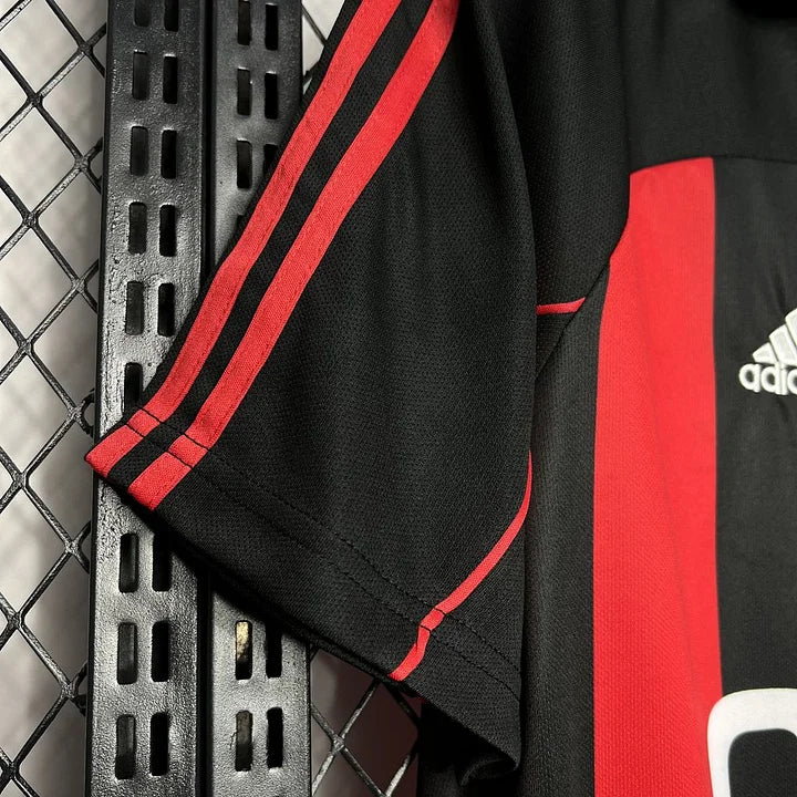 Maillot AC Milan Rétro 2000-2002 - vue complète suspendue