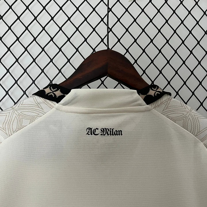 Maillot AC Milan x Pleasures Blanc Fourth 24/25 - détail logo et tissu