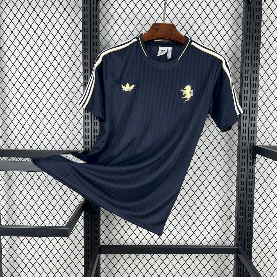 Maillot Juventus Terrace Icons 2025-2026 édition spéciale noir et blanc