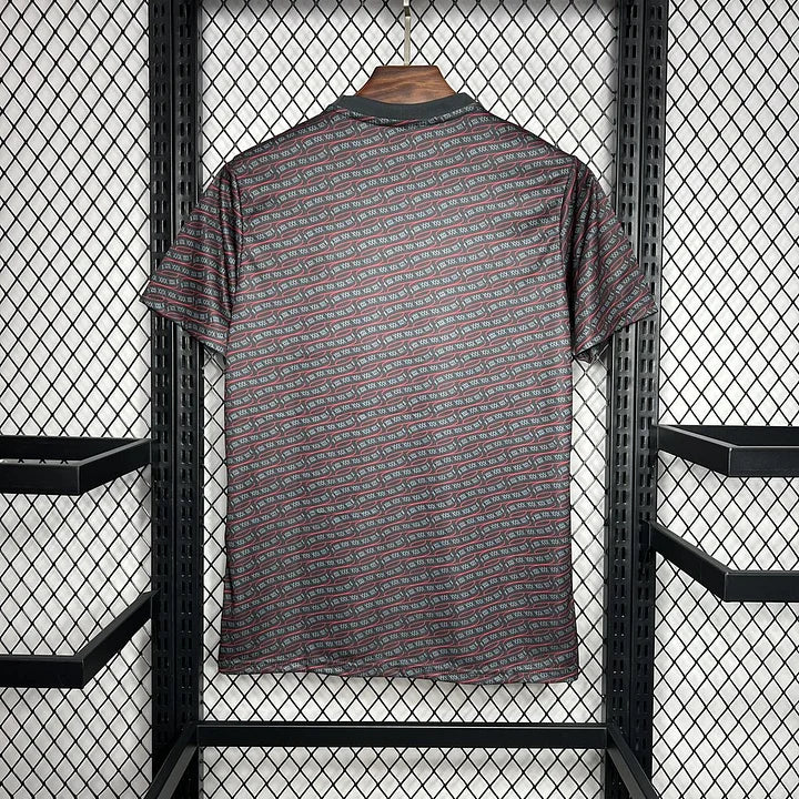 Maillot Ajax Prematch 24/25 - vue de face suspendu