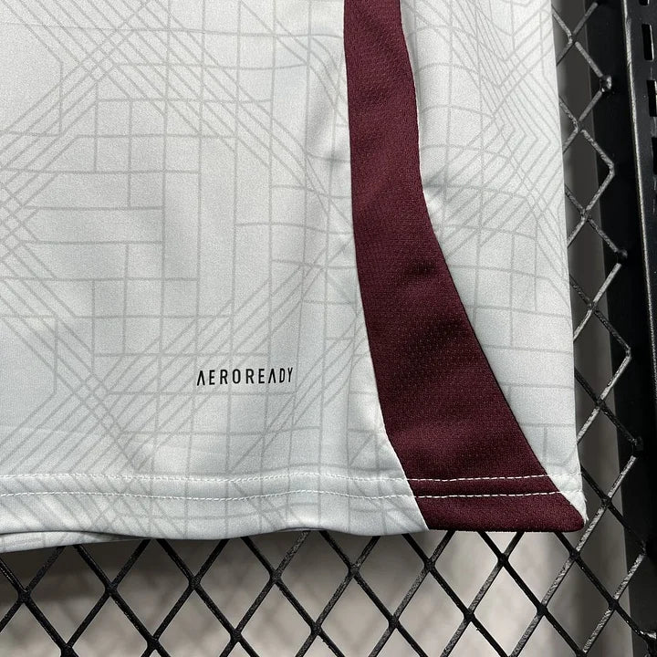 Maillot Ajax Third 24/25 - vue complète suspendue