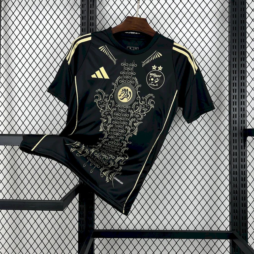Maillot Algérie noir 2024-2026 édition spéciale avec écusson FAF
