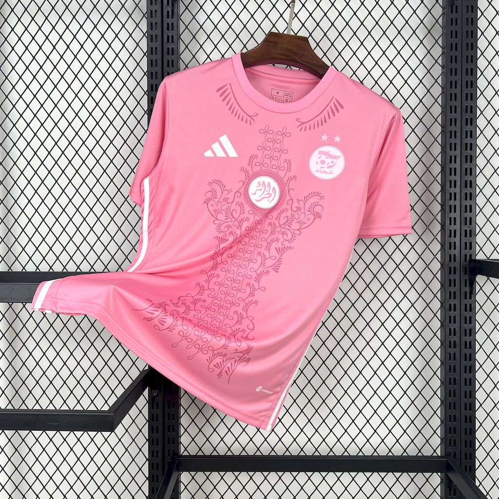 Maillot Algérie Rose 2024-2026 édition spéciale avec écusson FAF