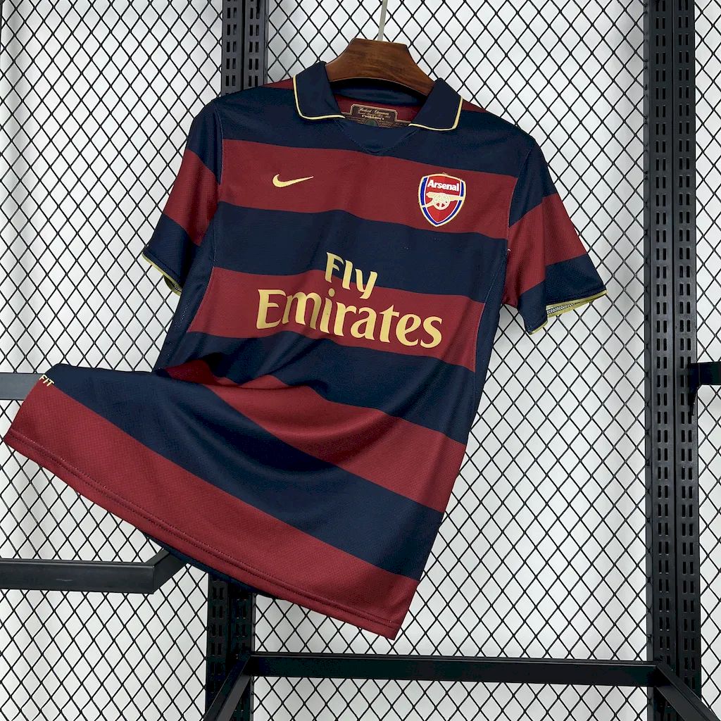 Maillot Arsenal Rétro 2007-2008 rouge et blanc classique avec logo Nike