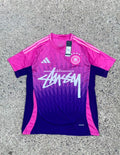 Maillot Stüssy Allemagne collab streetwear édition limitée