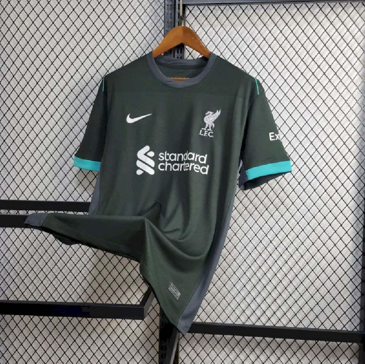 Maillot Liverpool extérieur 2024-2025 blanc avec logo Nike