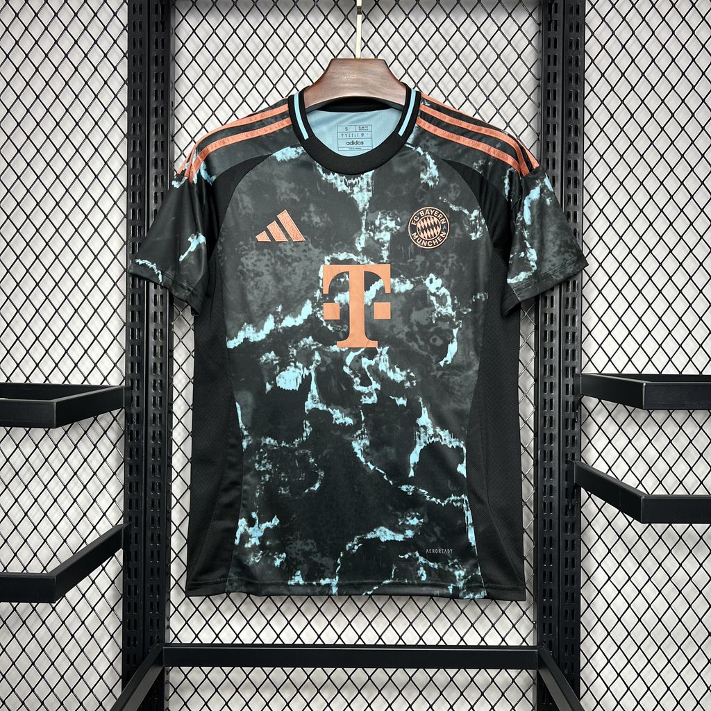 Maillot FC Bayern Munich extérieur 2024-2025 blanc avec logo Adidas
