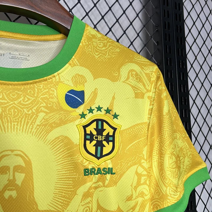 Maillot Brésil Rio de Janeiro jaune 2024 - détail logo et tissu