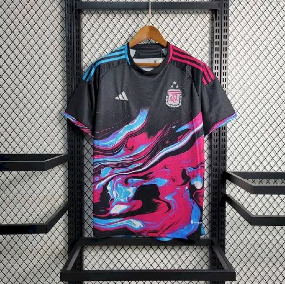 Maillot Argentine 23/24 bleu ciel et blanc avec étoiles champions du monde