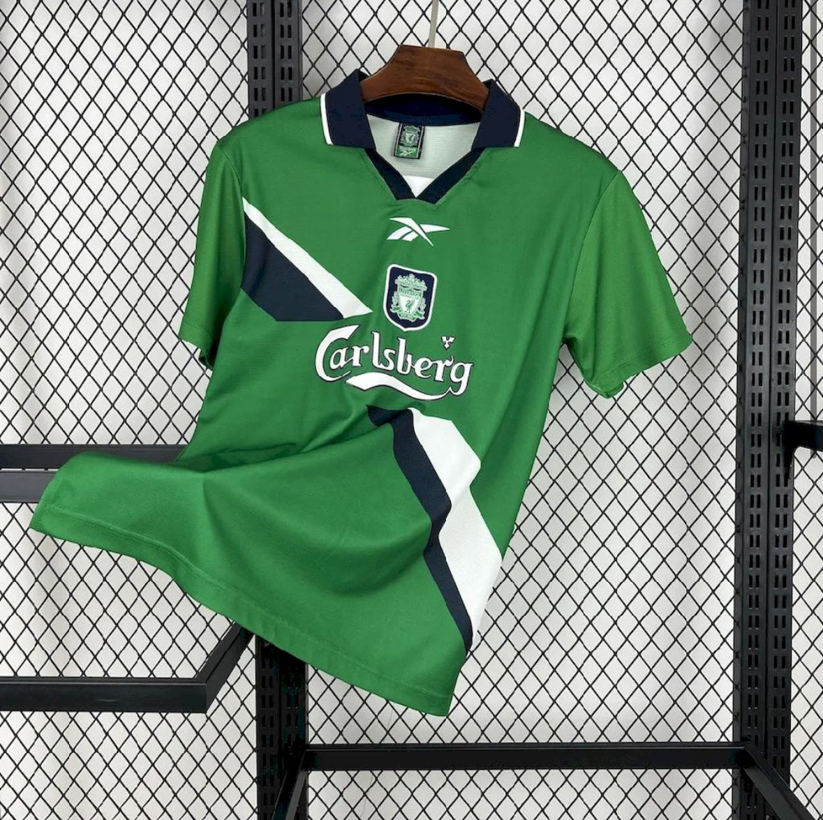 Maillot Liverpool Rétro extérieur 1999-2000 blanc et noir vintage