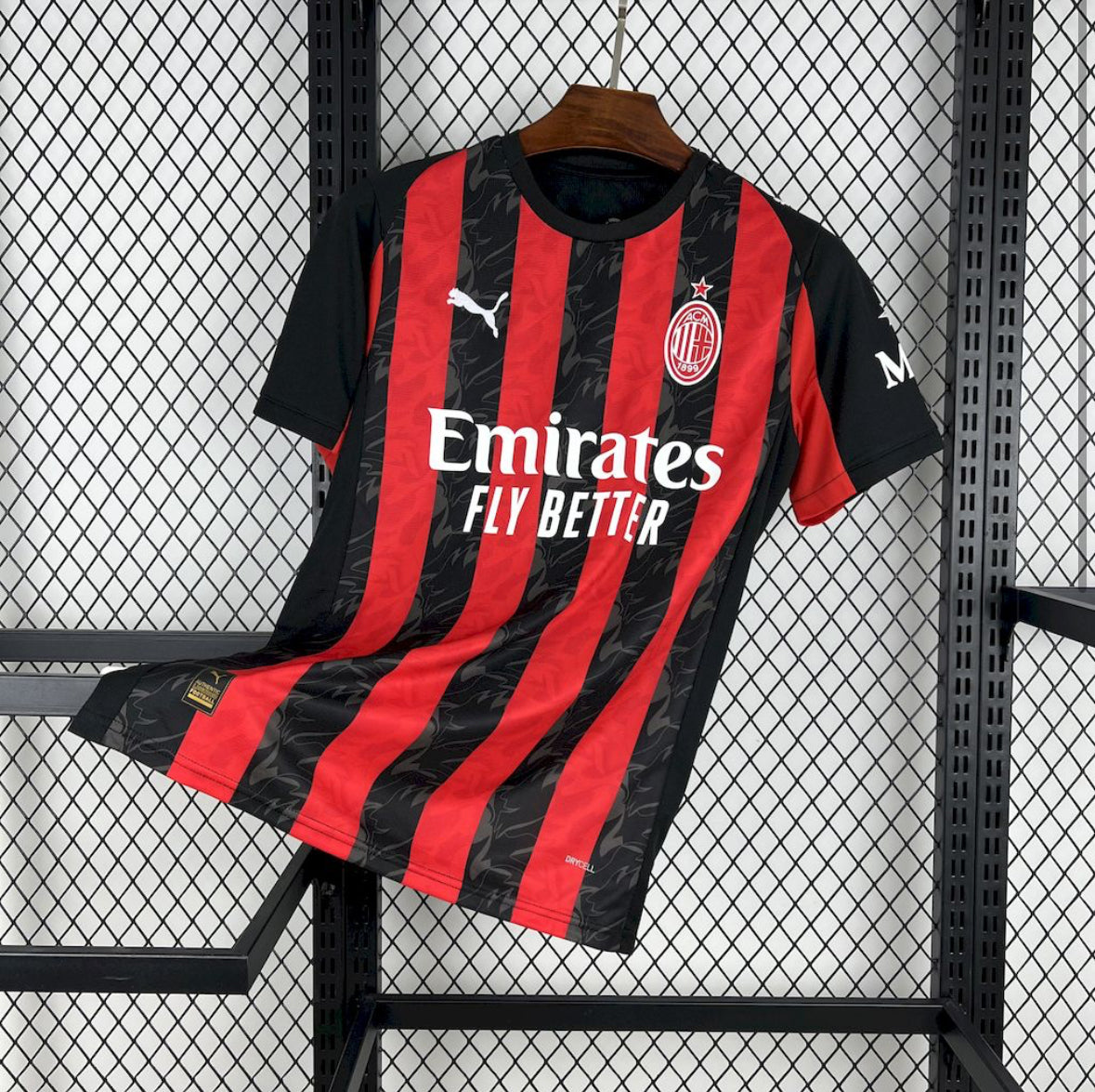 Maillot AC Milan domicile 2025-2026 rouge et noir rayures avec logo Puma