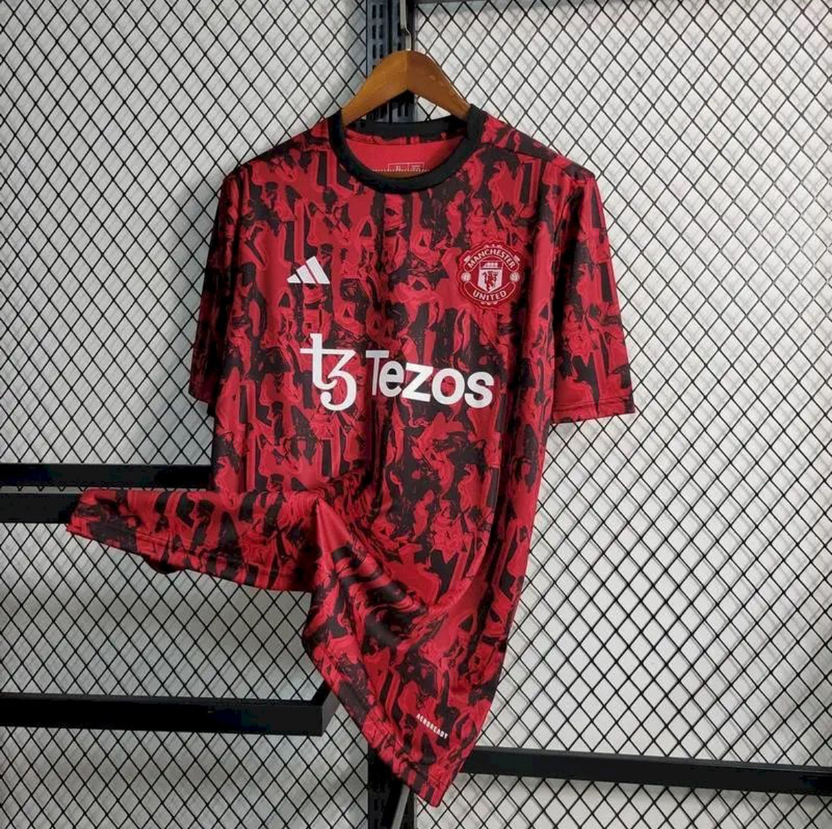 Maillot Manchester United Pre-Match 2023-2024 tenue officielle rouge