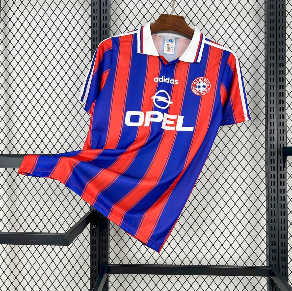 Maillot FC Bayern Munich Rétro domicile 1995-1997 rouge vintage