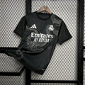 Maillot Real Madrid Concept 2024-2025 design exclusif blanc et doré