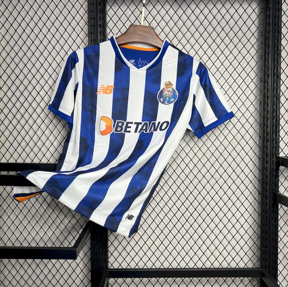 Maillot FC Porto domicile 2024-2025 bleu et blanc avec logo Puma