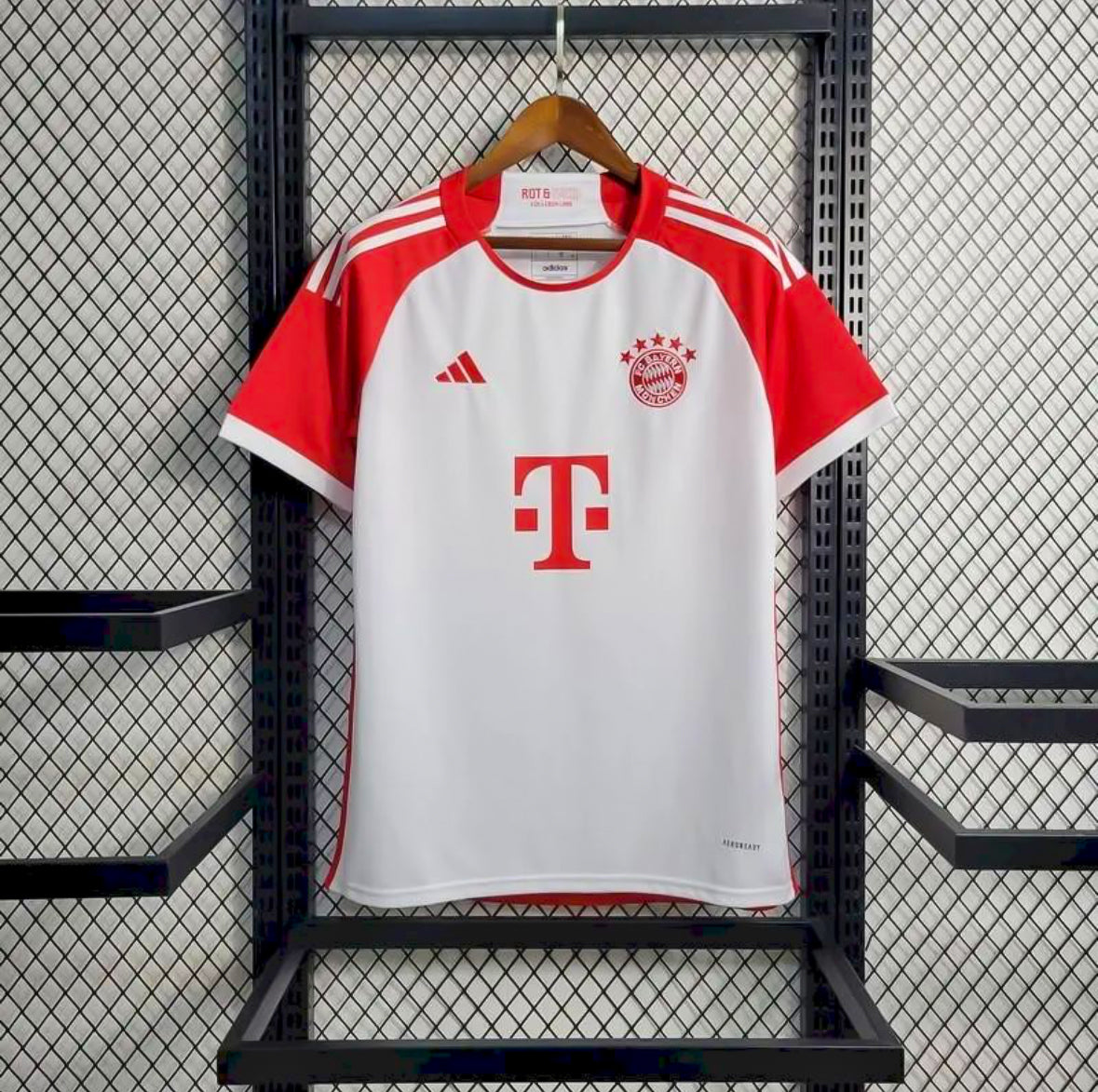Maillot FC Bayern Munich domicile 2023-2024 rouge avec logo Adidas