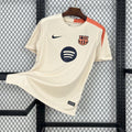 Maillot FC Barcelone entraînement 2025-2026 tenue officielle Barça