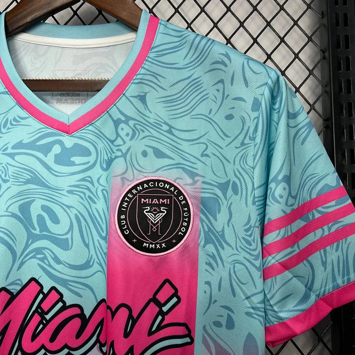 Maillot de football Club Internacional de Fútbol Miami 2024 bleu clair et rose avec logo et design abstrait