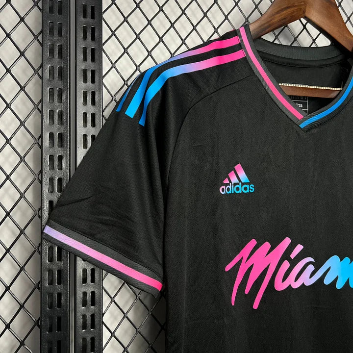 Maillot Inter Miami Concept 24/25 - détail logo et tissu