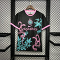 Maillot Inter Milan 2024 noir motifs serpent rose et feuilles bleues, logo Digitalbits