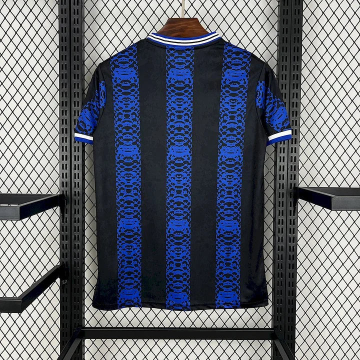 Maillot Inter Milan Concept 24/25 - vue de face suspendu