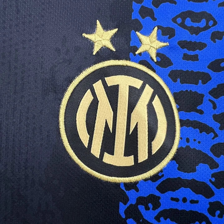 Maillot Inter Milan Concept 24/25 - détail logo et tissu